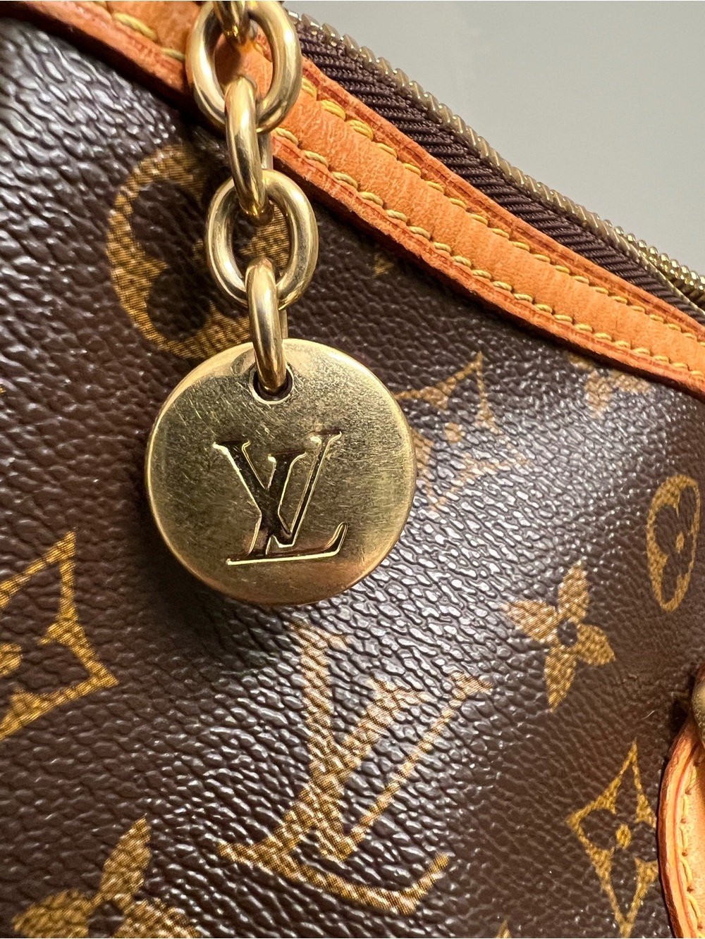 Louis Vuitton Palermo PM - Picture 15 of 16